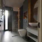 Domivka із чаном-джакузі, каміном і кіно-зоною у Cлавську بيت للعطل سلافسكي