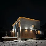 Domivka із чаном-джакузі, каміном і кіно-зоною у Cлавську Prázdninový dům