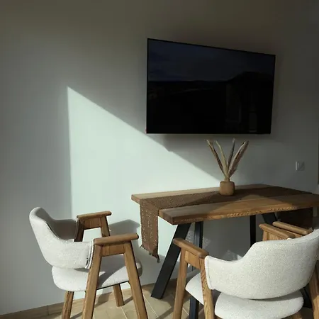 Prázdninový dům Domivka із чаном-джакузі, каміном і кіно-зоною у Cлавську Slavske