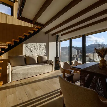 Domivka із чаном-джакузі, каміном і кіно-зоною у Cлавську Slavske