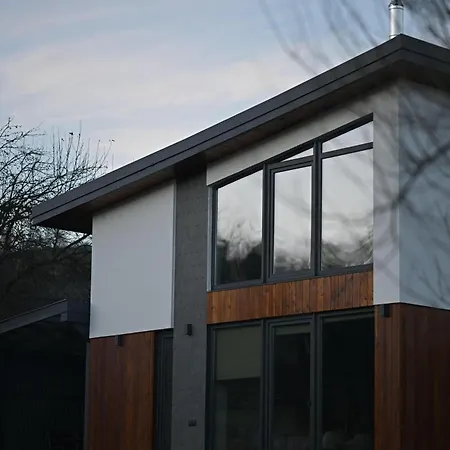 Domivka із чаном-джакузі, каміном і кіно-зоною у Cлавську Prázdninový dům Slavske