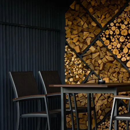 Domivka із чаном-джакузі, каміном і кіно-зоною у Cлавську סלאבסקה