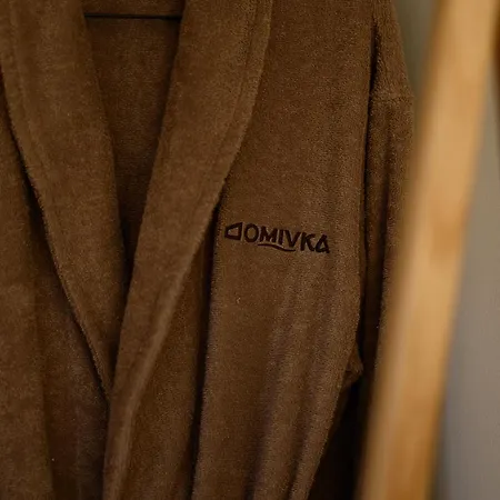 Domivka із чаном-джакузі, каміном і кіно-зоною у Cлавську Casa de Férias *