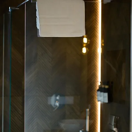 Domivka із чаном-джакузі, каміном і кіно-зоною у Cлавську Prázdninový dům *