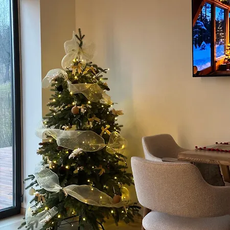 Domivka із чаном-джакузі, каміном і кіно-зоною у Cлавську Prázdninový dům *