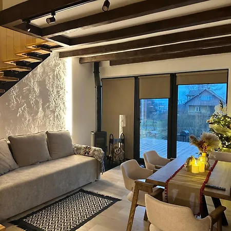Tatil Evi Domivka із чаном-джакузі, каміном і кіно-зоною у Cлавську