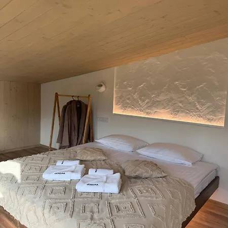 Domivka із чаном-джакузі, каміном і кіно-зоною у Cлавську Holiday home *