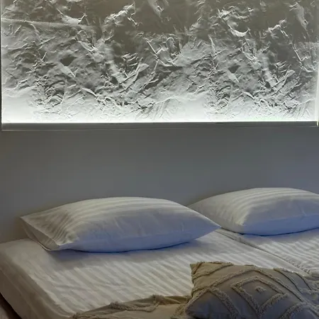 Domivka із чаном-джакузі, каміном і кіно-зоною у Cлавську Slavske