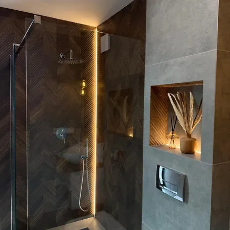 Domivka із чаном-джакузі, каміном і кіно-зоною у Cлавську