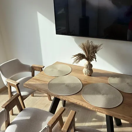 Holiday home Domivka із чаном-джакузі, каміном і кіно-зоною у Cлавську Slavske