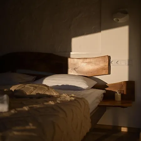 Holiday home Domivka із чаном-джакузі, каміном і кіно-зоною у Cлавську Slavske