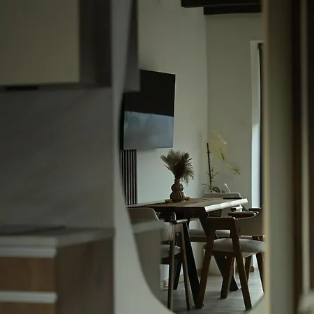 Domivka із чаном-джакузі, каміном і кіно-зоною у Cлавську Slavske