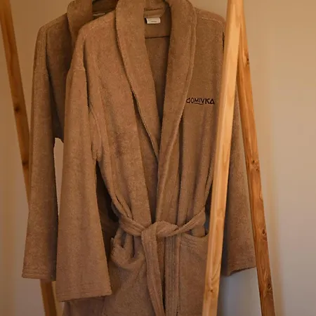 Domivka із чаном-джакузі, каміном і кіно-зоною у Cлавську Holiday home *