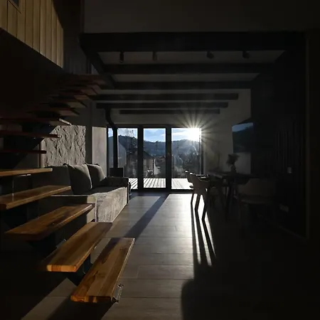 Domivka із чаном-джакузі, каміном і кіно-зоною у Cлавську Holiday home Slavske