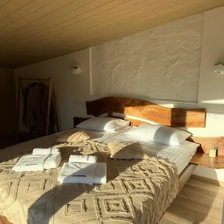 Domivka із чаном-джакузі, каміном і кіно-зоною у Cлавську Holiday home Slavske