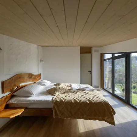 Domivka із чаном-джакузі, каміном і кіно-зоною у Cлавську Slavske