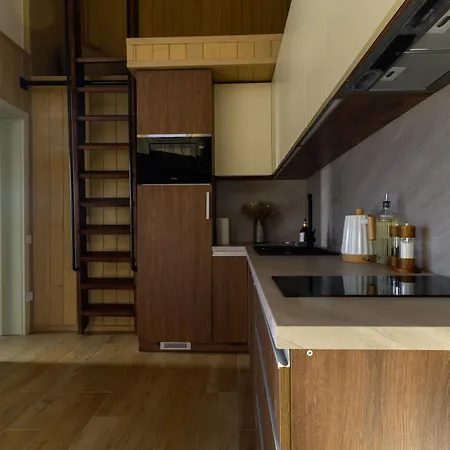 Holiday home Domivka із чаном-джакузі, каміном і кіно-зоною у Cлавську *