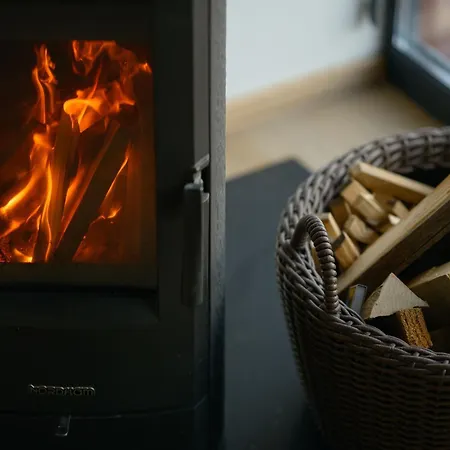 Domivka із чаном-джакузі, каміном і кіно-зоною у Cлавську * Slavske